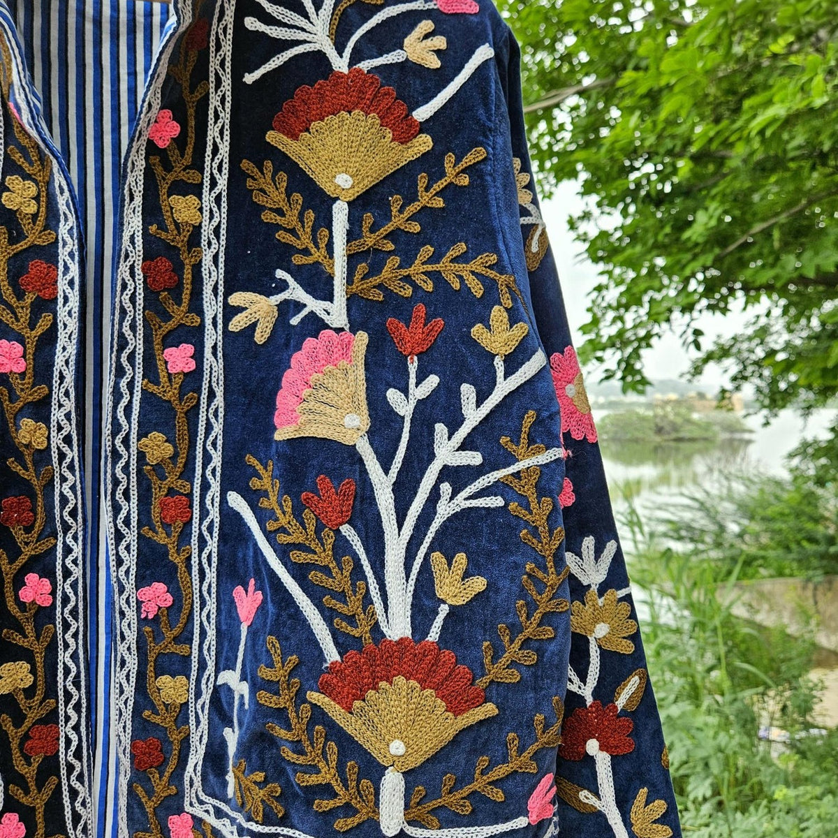 Veste Èze, velours brodé main